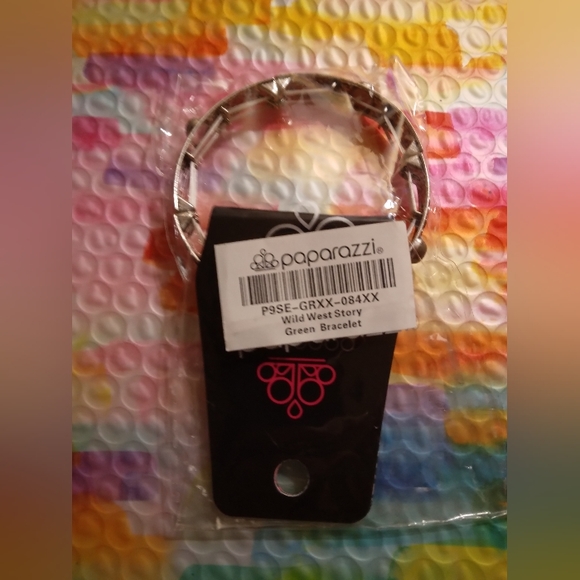 PAPARAZZI WILD WEST STORY GREEN BRACELET - Picture 10 of 15